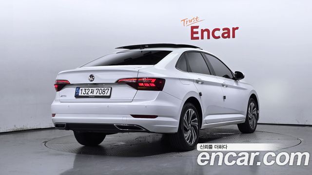 Volkswagen Jetta 2020 thumb 3