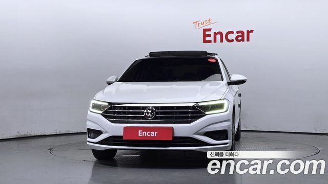 Volkswagen Jetta 2020 thumb 4