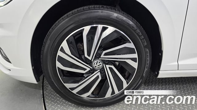 Volkswagen Jetta 2020 thumb 6