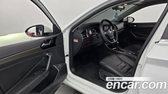 Volkswagen Jetta 2020 thumb 11