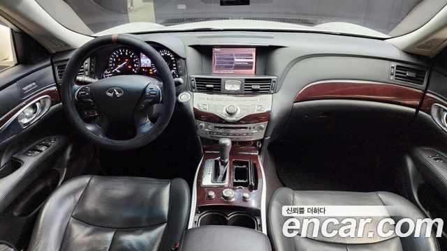 Infiniti M 2011 thumb 8