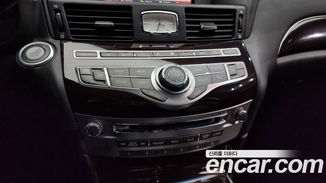 Infiniti M 2011 thumb 12