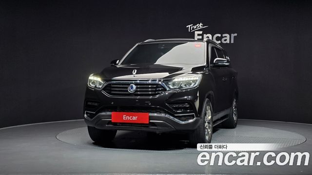 SsangYong Rexton 2017 thumb 4