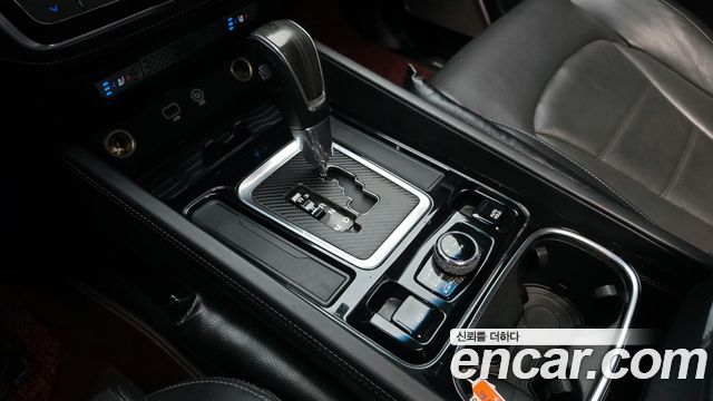 SsangYong Rexton 2017 thumb 9