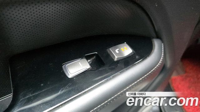 SsangYong Rexton 2017 thumb 11