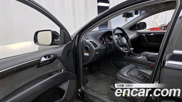 Audi Q7 2015 thumb 11