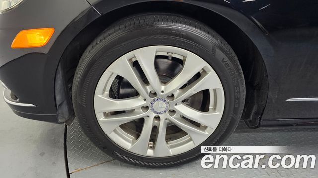 Mercedes-Benz E-Class 2011 thumb 5