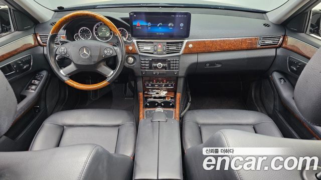 Mercedes-Benz E-Class 2011 thumb 7