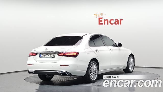 Mercedes-Benz E-Class 2023 thumb 3