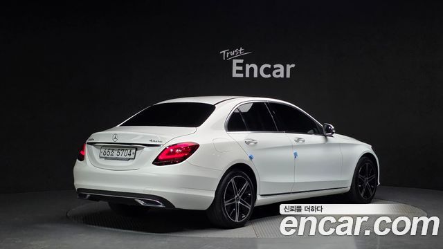 Mercedes-Benz C-Class 2019 thumb 3