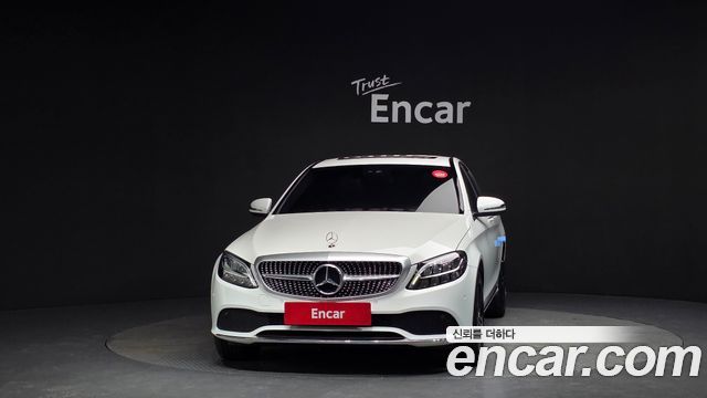Mercedes-Benz C-Class 2019 thumb 4