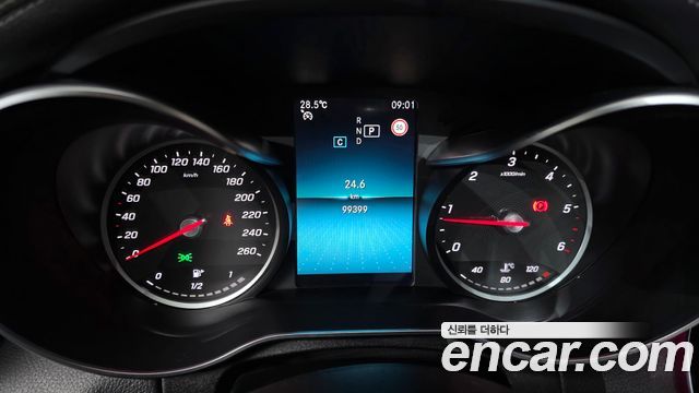 Mercedes-Benz C-Class 2019 thumb 8