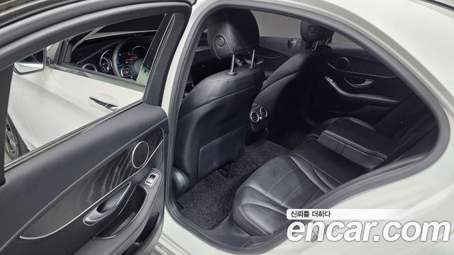 Mercedes-Benz C-Class 2019 thumb 11