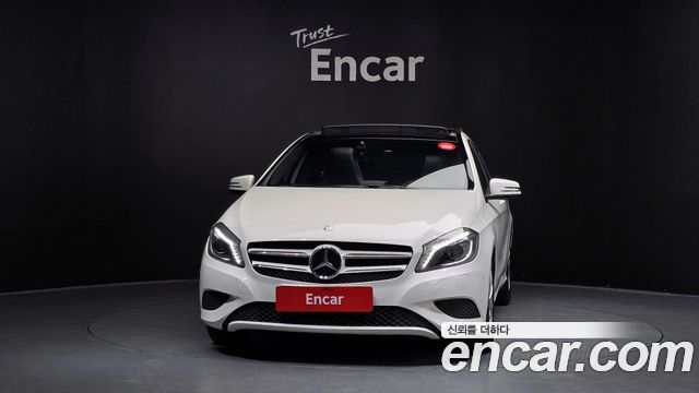 Mercedes-Benz A-Class 2015 thumb 4