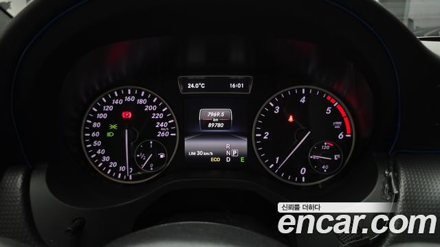 Mercedes-Benz A-Class 2015 thumb 9