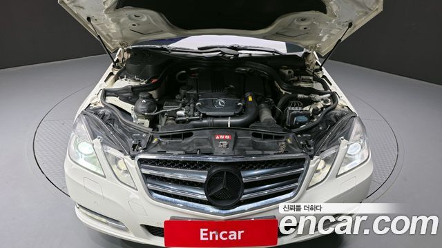 Mercedes-Benz E-Class 2012 thumb 7
