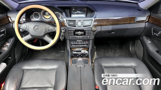 Mercedes-Benz E-Class 2012 thumb 8