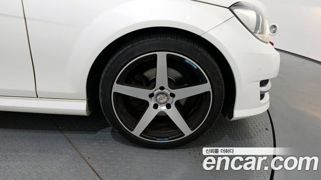 Mercedes-Benz C-Class 2014 thumb 6