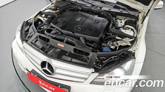 Mercedes-Benz C-Class 2014 thumb 7
