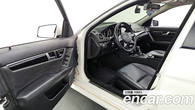 Mercedes-Benz C-Class 2014 thumb 11