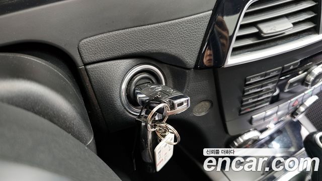 Mercedes-Benz C-Class 2014 thumb 12