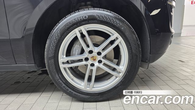 Porsche Macan 2014 thumb 5