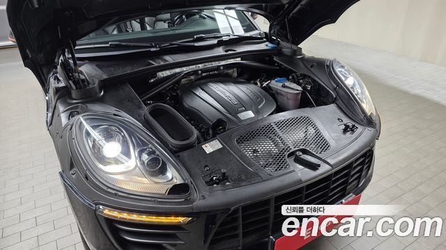 Porsche Macan 2014 thumb 6