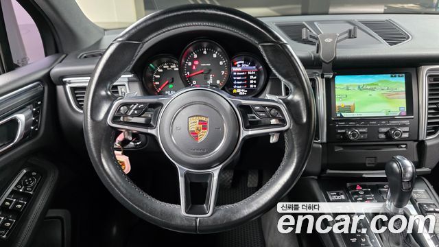 Porsche Macan 2014 thumb 11