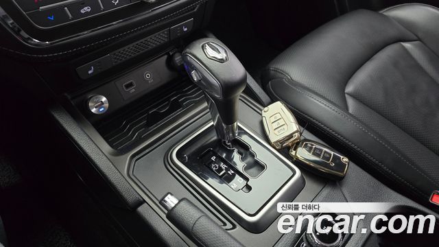 SsangYong Rexton 2019 thumb 10