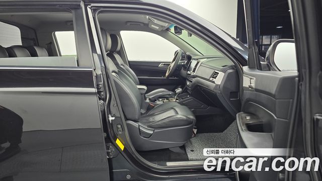 SsangYong Rexton 2019 thumb 11