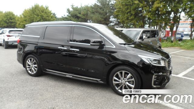Kia Carnival 2018 thumb 3