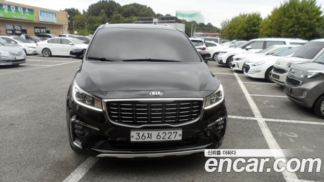 Kia Carnival 2018 thumb 4