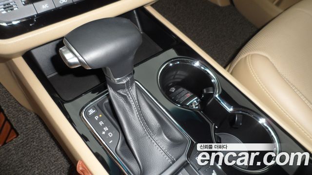 Kia Carnival 2018 thumb 10