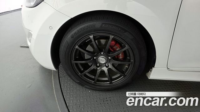 Hyundai Avante 2011 thumb 6