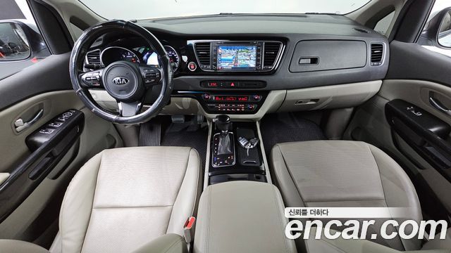 Kia Carnival 2015 thumb 7