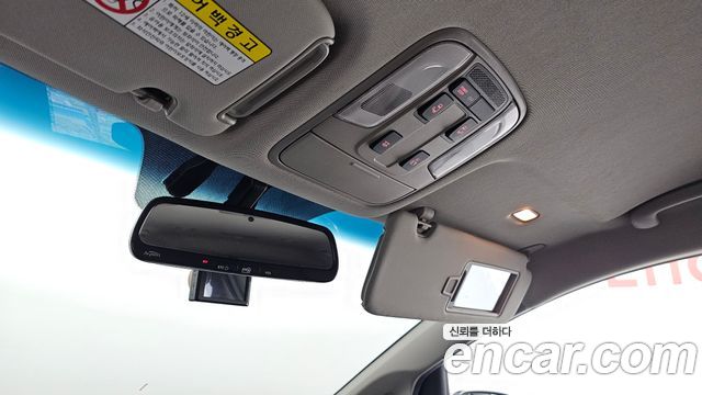 Kia Carnival 2015 thumb 11