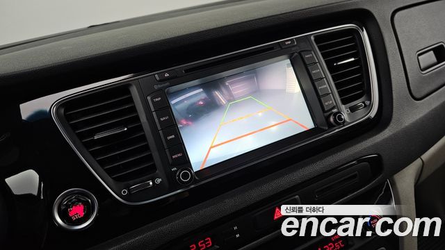 Kia Carnival 2015 thumb 12