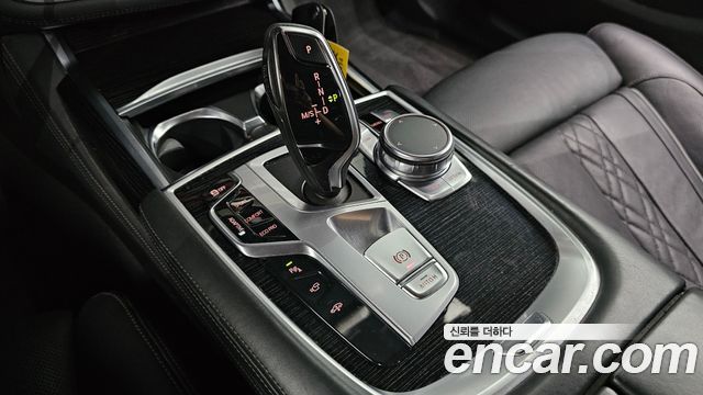 BMW 7 серии 2017 thumb 10