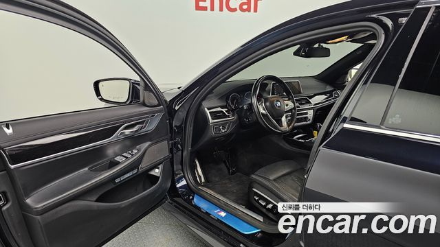 BMW 7 серии 2017 thumb 11