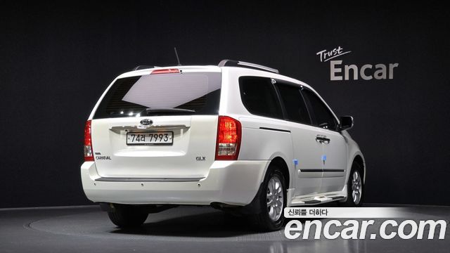 Kia Carnival 2012 thumb 3