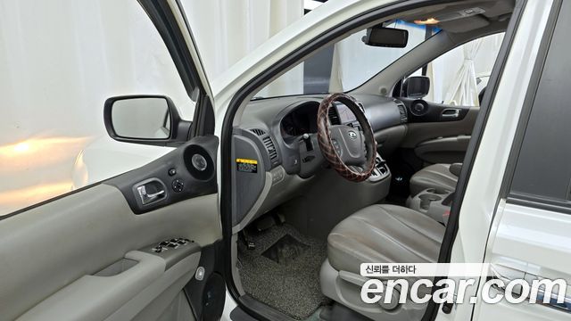Kia Carnival 2012 thumb 11