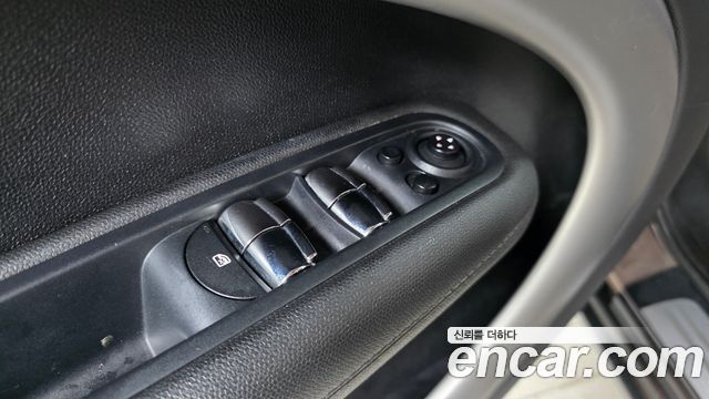 Mini Countryman 2015 thumb 12