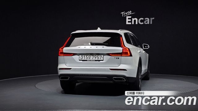 Volvo V60 2020 thumb 5