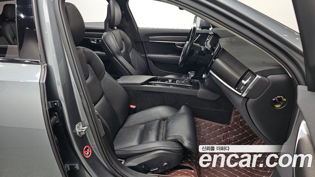 Volvo V90 2017 thumb 11