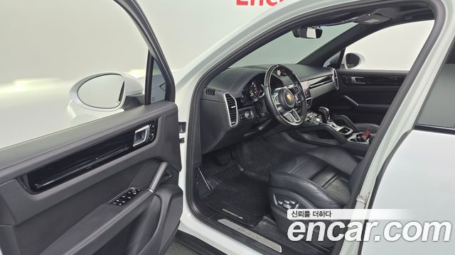 Porsche Cayenne 2020 thumb 10