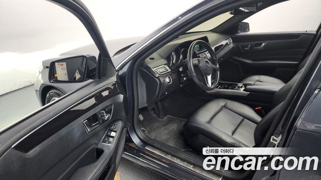 Mercedes-Benz E-Class 2015 thumb 11