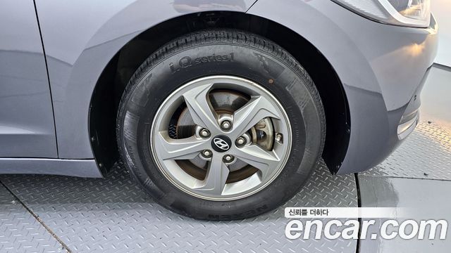 Hyundai Avante 2016 thumb 6