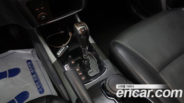 SsangYong Korando 2014 thumb 10