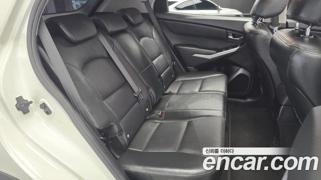 SsangYong Korando 2014 thumb 12