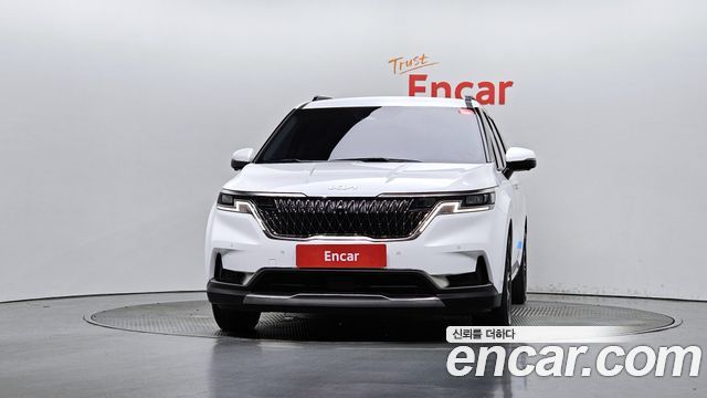 Kia Carnival 2023 thumb 4